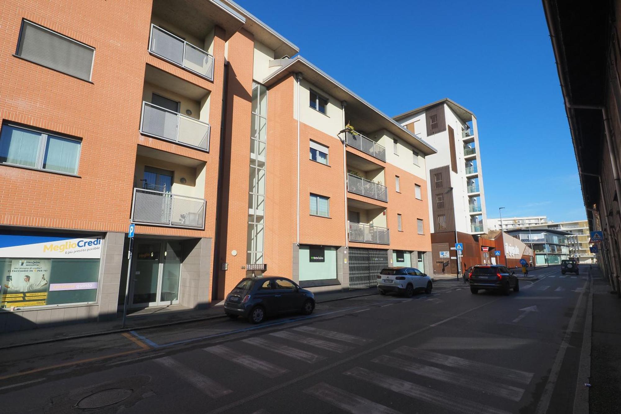 City Center - Modern Flat With Free Parking And Wifi - Apt A Bergamo Exterior photo