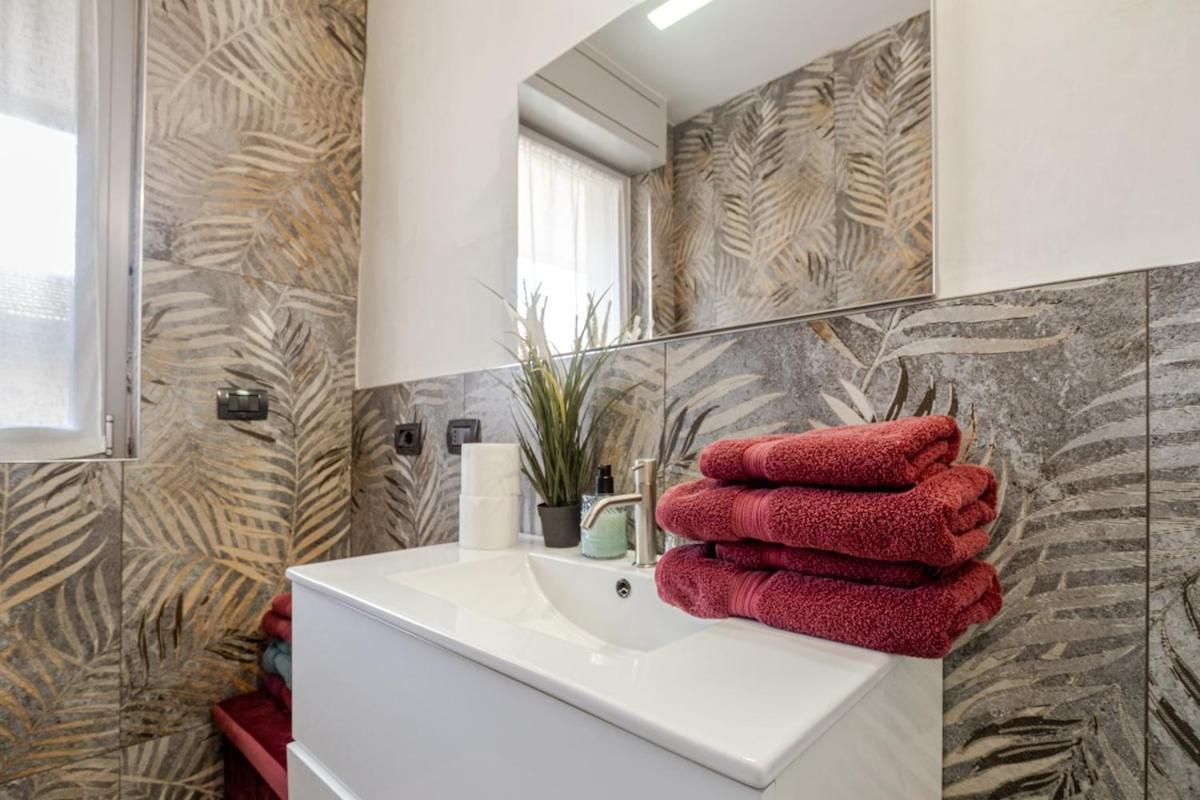 City Center - Modern Flat With Free Parking And Wifi - Apt A Bergamo Exterior photo