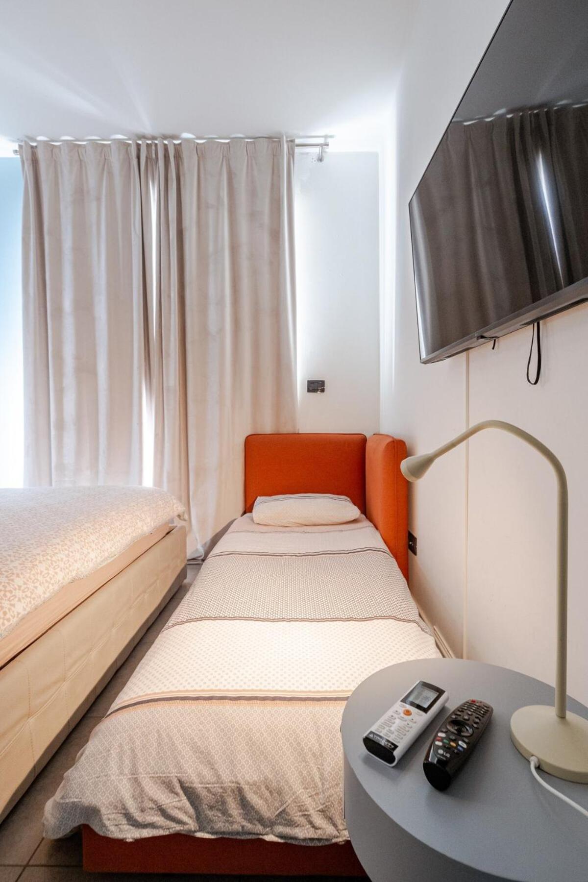 City Center - Modern Flat With Free Parking And Wifi - Apt A Bergamo Exterior photo
